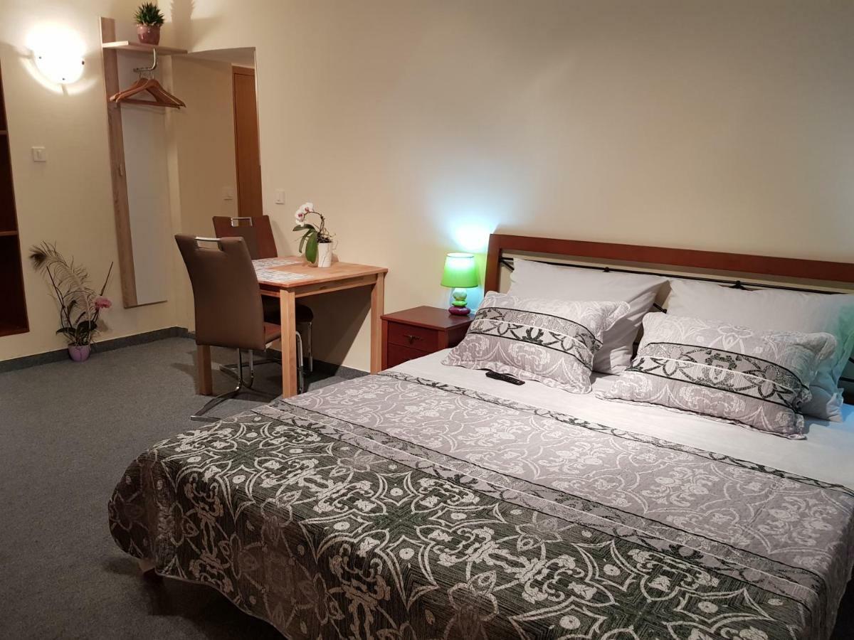 Elg Rooms ポストイナ エクステリア 写真