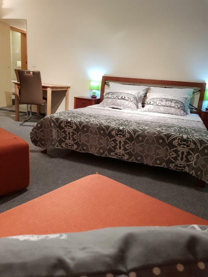 Elg Rooms ポストイナ エクステリア 写真
