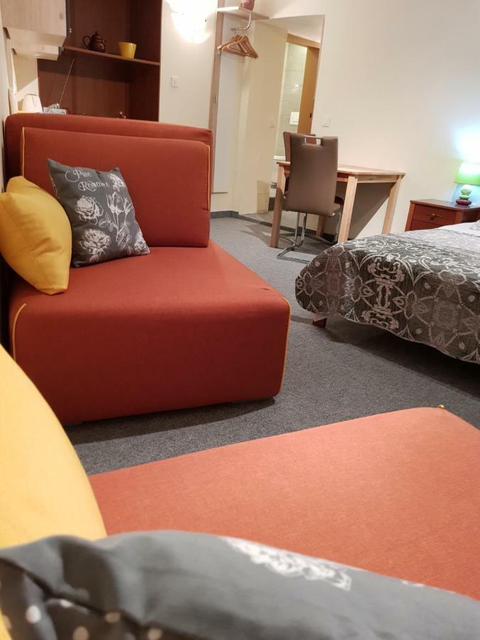 Elg Rooms ポストイナ エクステリア 写真