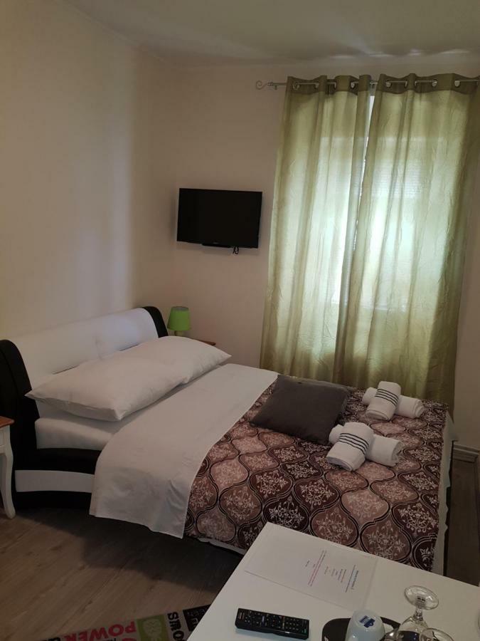 Elg Rooms ポストイナ エクステリア 写真