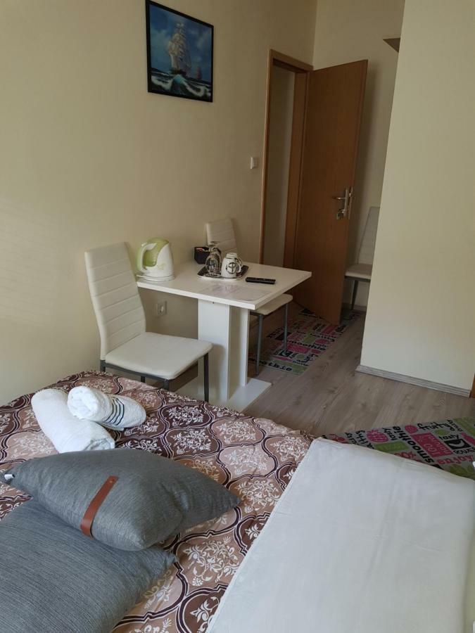 Elg Rooms ポストイナ エクステリア 写真