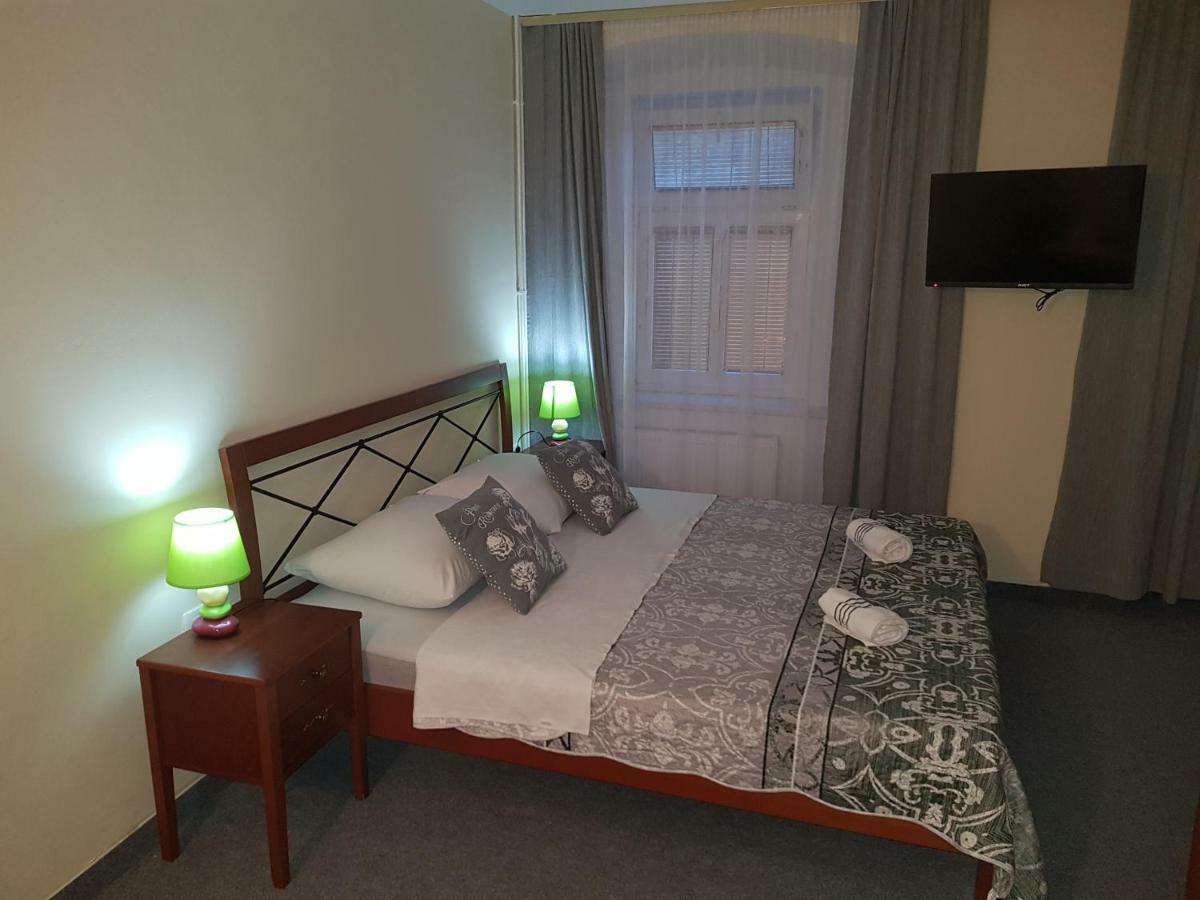 Elg Rooms ポストイナ エクステリア 写真