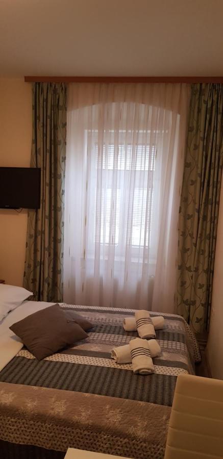 Elg Rooms ポストイナ エクステリア 写真